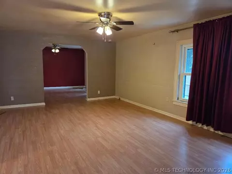 Living - 214 S 4th, Eufaula, OK 74432 photo 3 of 9