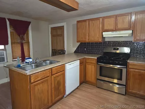 Kitchen - 214 S 4th, Eufaula, OK 74432 photo 2 of 3