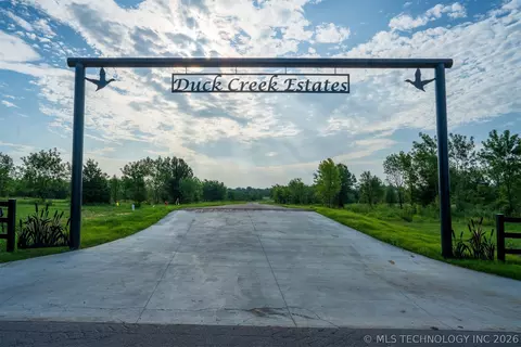 08 W 195th St S, Mounds, OK 74047