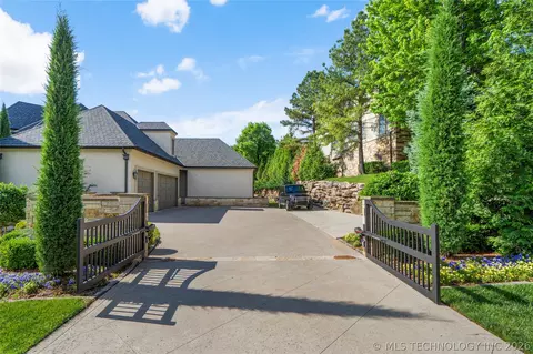 Exterior - 6830 E 109th St, Tulsa, OK 74133 photo 7 of 7