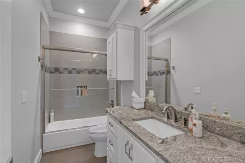 Bath - 6830 E 109th St, Tulsa, OK 74133 photo 4 of 6
