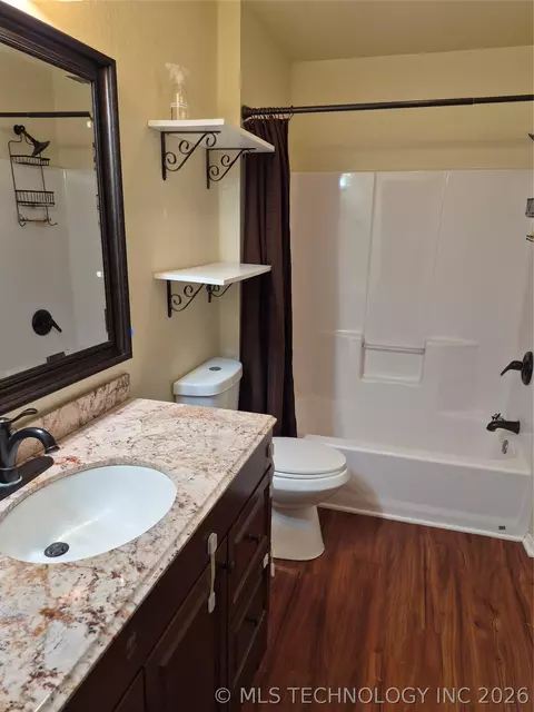 Bath - 316 NW 6th, Checotah, OK 74426 photo 1 of 3