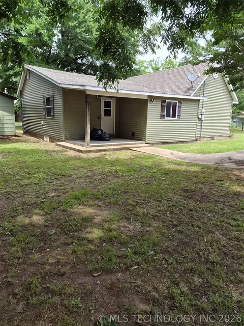 Exterior - 316 NW 6th, Checotah, OK 74426 photo 5 of 6