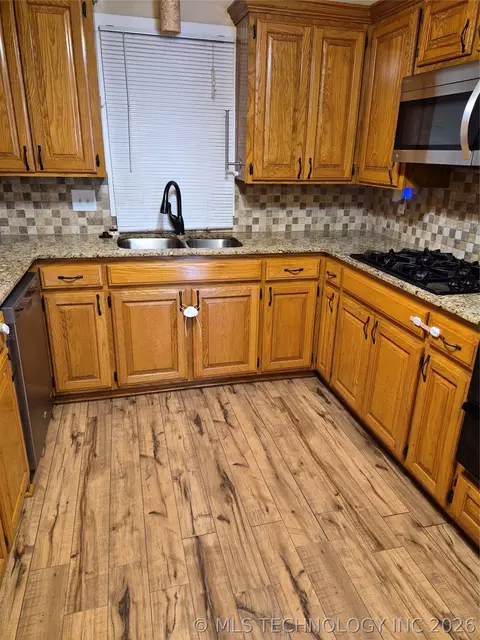 Kitchen - 316 NW 6th, Checotah, OK 74426 photo 1 of 4