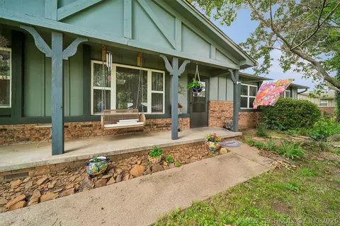 21585 S Glenwood Dr, Claremore, OK 74019