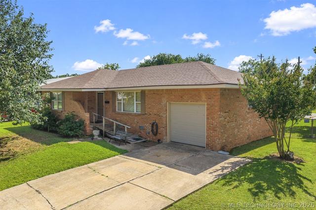 89 Ruth St, Healdton, OK 73438