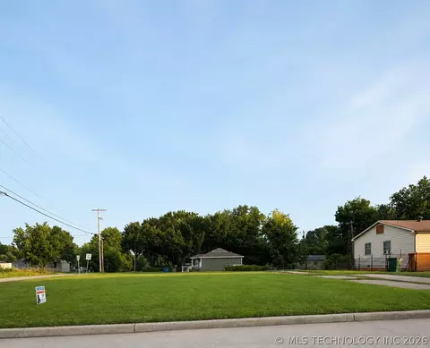 E 51st Place North N, Tulsa, OK 74126