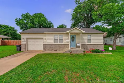 425 W 10th St, Chelsea, OK 74016