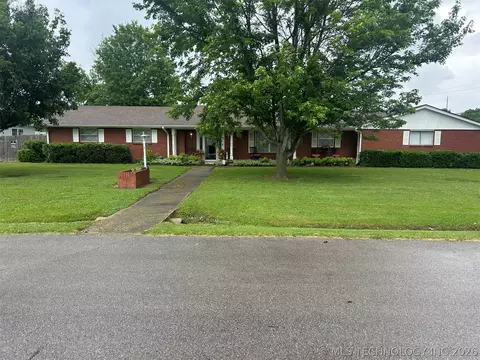 207 S Taylor Ave, Wagoner, OK 74467