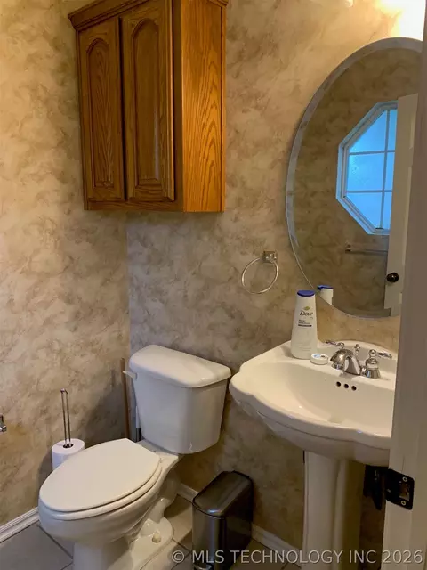 Bath - 8116 E 74th Ct, Tulsa, OK 74133 photo 1 of 4