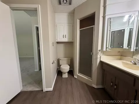 Bath - 5935 E 79th St, Tulsa, OK 74136 photo 6 of 9