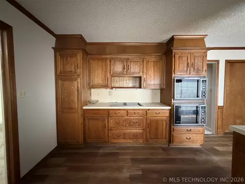 Kitchen - 5935 E 79th St, Tulsa, OK 74136 photo 3 of 6