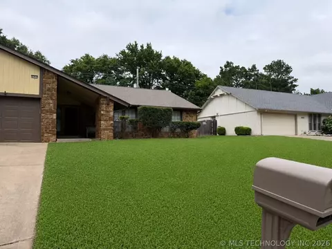 Exterior - 5935 E 79th St, Tulsa, OK 74136 photo 6 of 8
