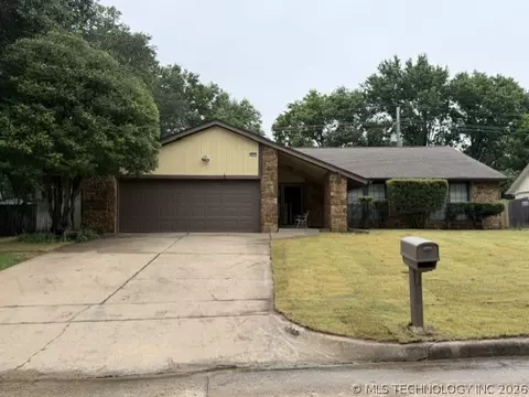 5935 E 79th St, Tulsa, OK 74136