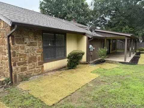 Exterior - 5935 E 79th St, Tulsa, OK 74136 photo 7 of 8