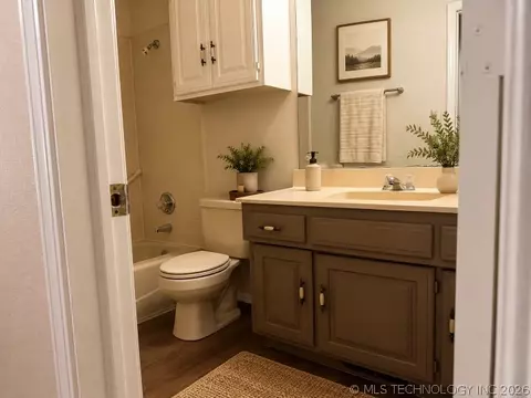Bath - 5935 E 79th St, Tulsa, OK 74136 photo 1 of 9