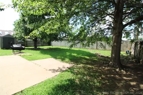 Exterior - 1261 E 136th St, Glenpool, OK 74033 photo 3 of 3