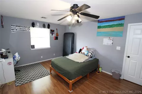 Bedroom - 1261 E 136th St, Glenpool, OK 74033 photo 2 of 2