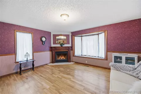 Living - 401 E Main St, Adair, OK 74330 photo 5 of 8