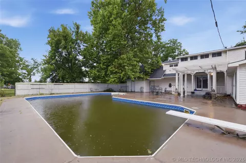 Exterior - 401 E Main St, Adair, OK 74330 photo 5 of 24