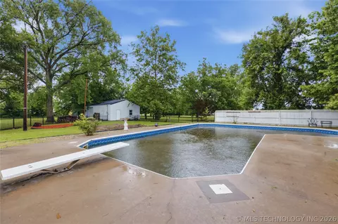 Exterior - 401 E Main St, Adair, OK 74330 photo 4 of 24