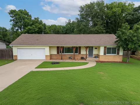 1604 Smysor Dr, Bartlesville, OK 74006