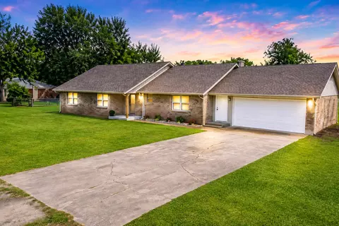 17074 E 107th St N, Owasso, OK 74055