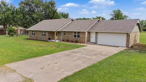 17074 E 107th St N, Owasso, OK 74055