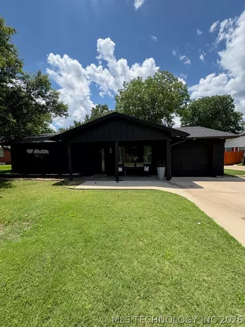 103 N Sunset, Madill, OK 73446