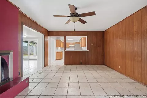 Living - 10836 E 24th St, Tulsa, OK 74129 photo 3 of 7