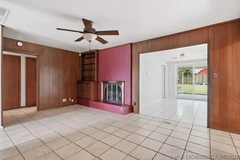 Living - 10836 E 24th St, Tulsa, OK 74129 photo 2 of 7