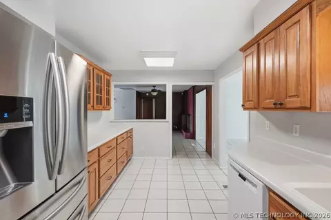 Kitchen - 10836 E 24th St, Tulsa, OK 74129 photo 2 of 5