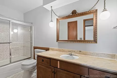 Bath - 10836 E 24th St, Tulsa, OK 74129 photo 4 of 4