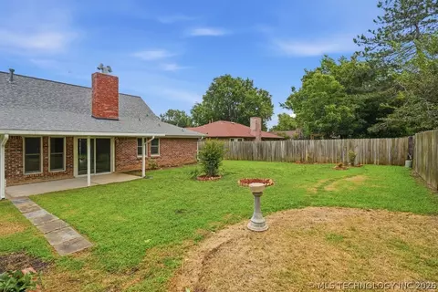 Exterior - 10836 E 24th St, Tulsa, OK 74129 photo 3 of 3