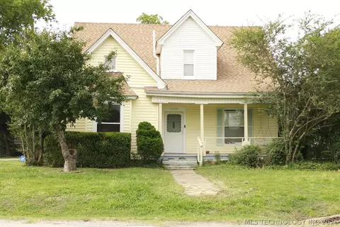 532 E 5th St, Claremore, OK 74017