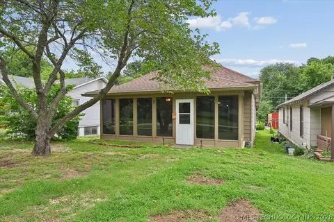 409 N Mckinley Dr, Sand Springs, OK 74063