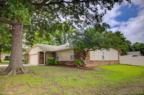 1310 W Hot Springs St, Broken Arrow, OK 74011