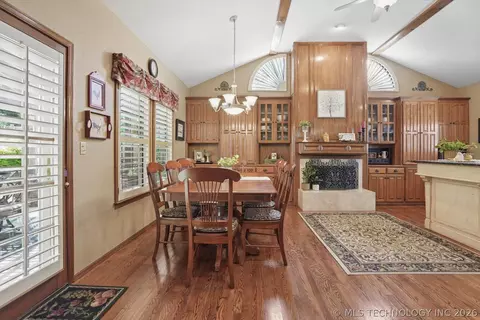 Dining - 3418 E 87th Pl, Tulsa, OK 74137 photo 3 of 4