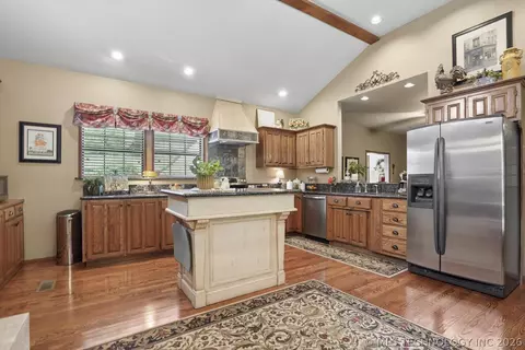 Kitchen - 3418 E 87th Pl, Tulsa, OK 74137 photo 2 of 4