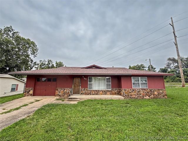 1102 W 1st St, Tahlequah, OK 74464