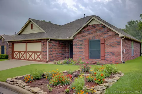 583 S 22nd Pl, Collinsville, OK 74021