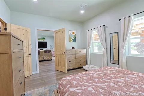 Bedroom - 108531 S 4130 Rd, Checotah, OK 74426 photo 2 of 3