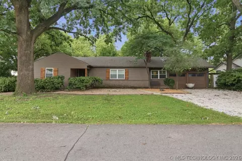1440 E 55th Pl, Tulsa, OK 74105 photo 1