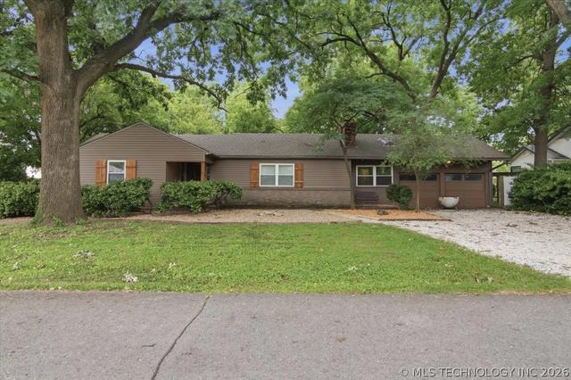 1440 E 55th Pl, Tulsa, OK 74105