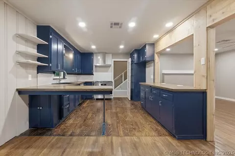 1440 E 55th Pl, Tulsa, OK 74105 photo 9