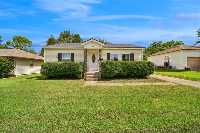 828 E 5th St, Cushing, OK 74023