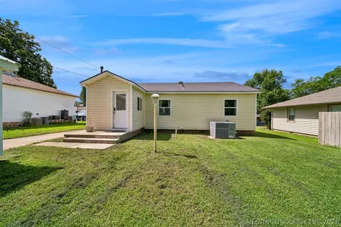 828 E 5th St, Cushing, OK 74023 photo 12