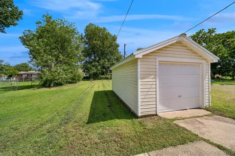 828 E 5th St, Cushing, OK 74023 photo 14