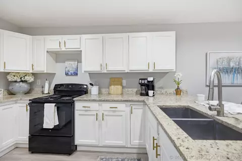 Kitchen - 312 W Franklin St, Haskell, OK 74436 photo 3 of 5