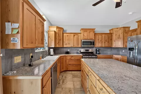 Kitchen - 42313 County Road 510, Eucha, OK 74342 photo 4 of 7
